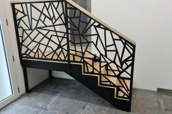 Garde-corps moderne découpe laser par Métallerie Serrurerie Patrick à Montivilliers 