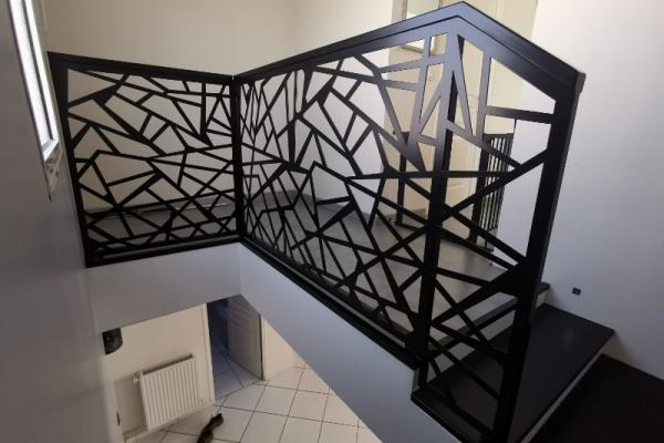 Garde-corps métallique découpe laser par Métallerie Serrurerie Patrick à Montivilliers 
