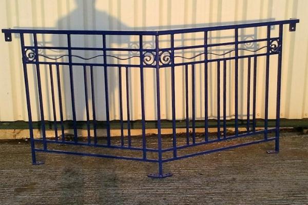 Garde-corps sur mesure de couleur bleu pour un de nos clients du Havre