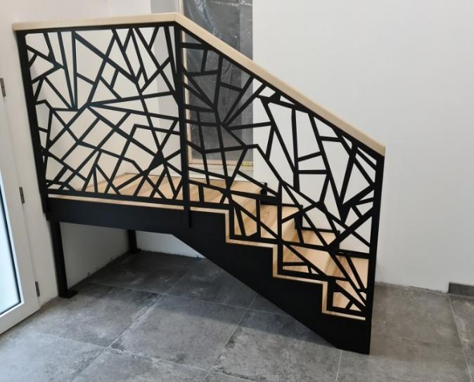 Garde-corps moderne découpe laser par Métallerie Serrurerie Patrick à Montivilliers 